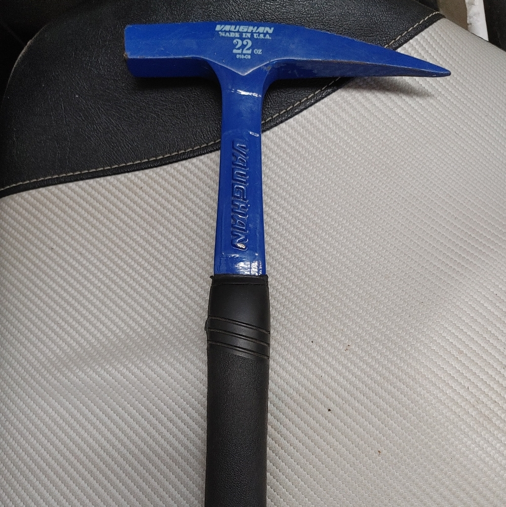 Vaughan rock hammer